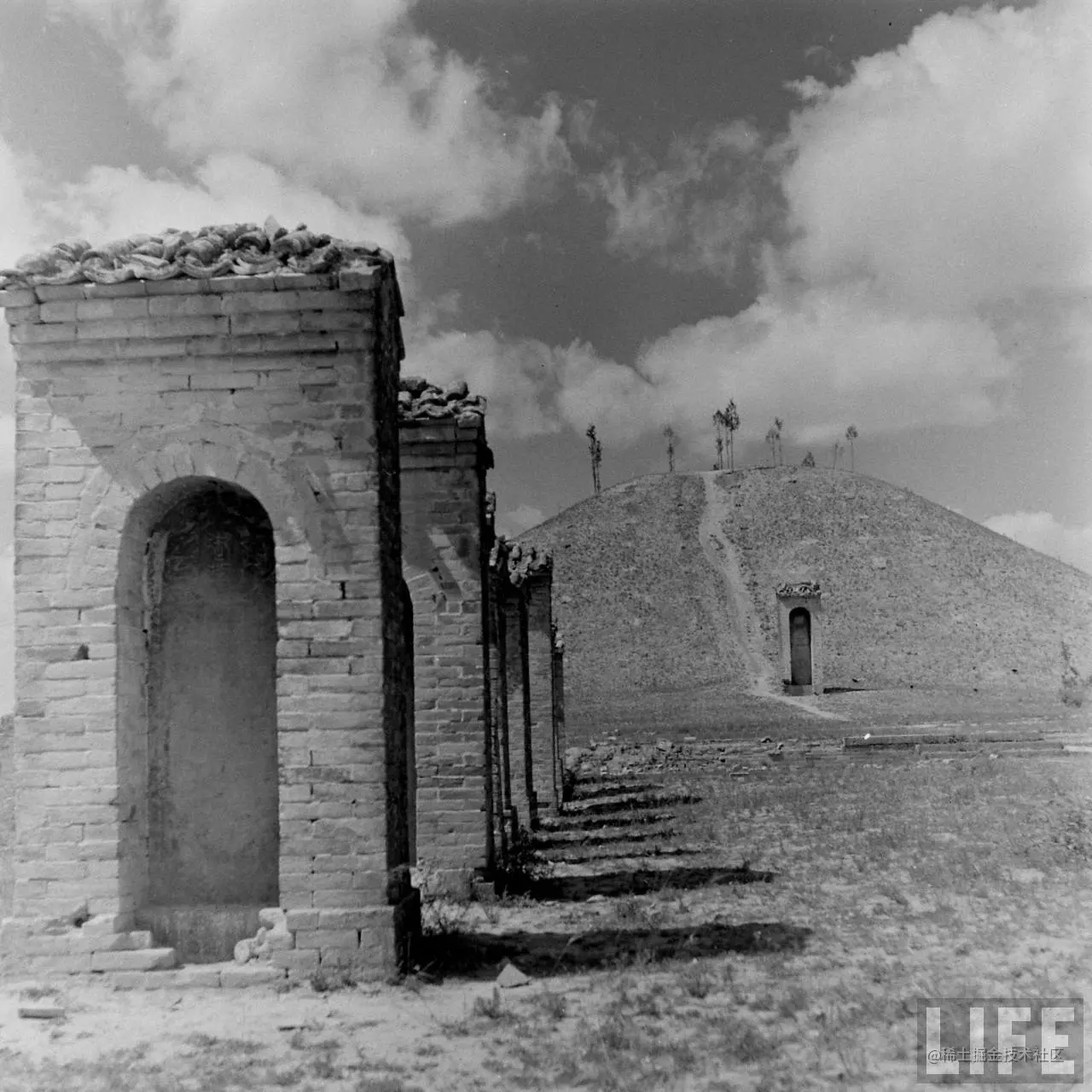 1947年，陕西兴平县。茂陵。.jpg