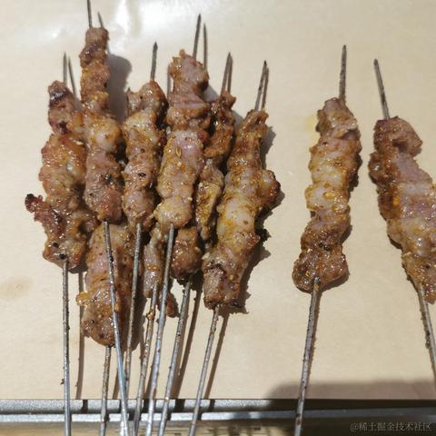 从符合于2022-11-26 08:15发布的图片