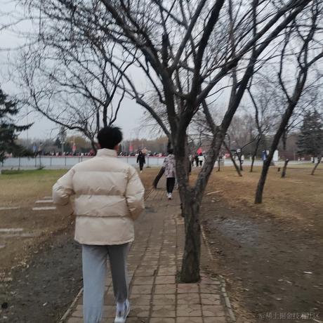 你是落在我世界里的一束光于2022-11-17 06:28发布的图片