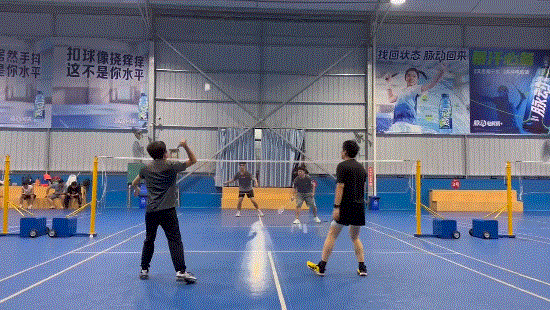 羽毛球2.gif
